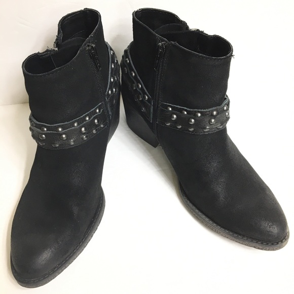 Crown Vintage Wendy Black Bootie Size 8.5
